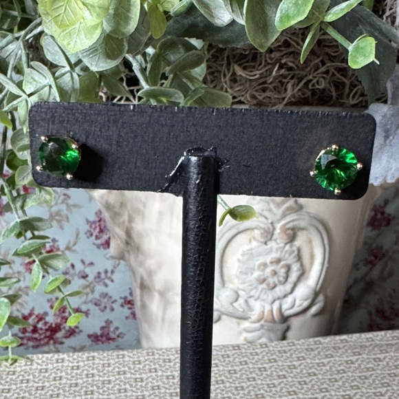 Jewelry - Stainless Steel Emerald Green Stud Earrings